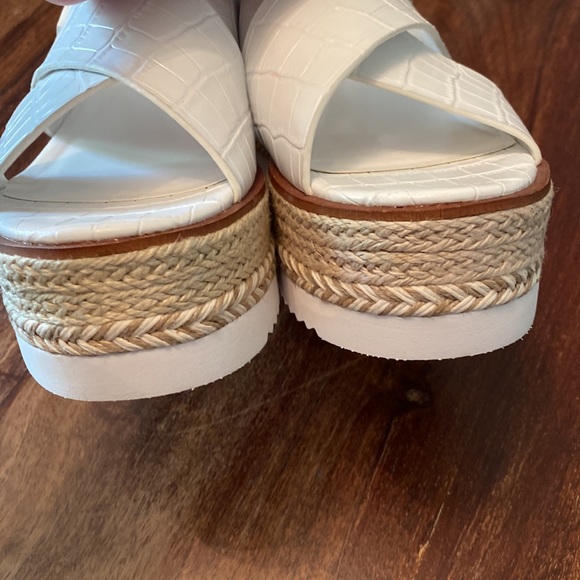 Vince Camuto platform wedges - Picture 4 of 7